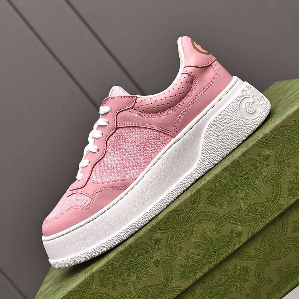 G*u*i chunky b leather sneakers
