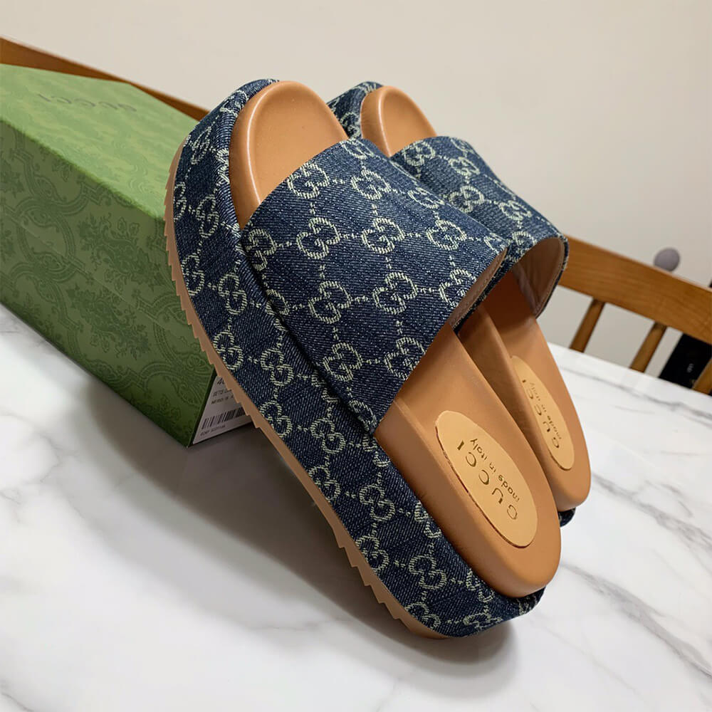 Women’s platform slide sandal