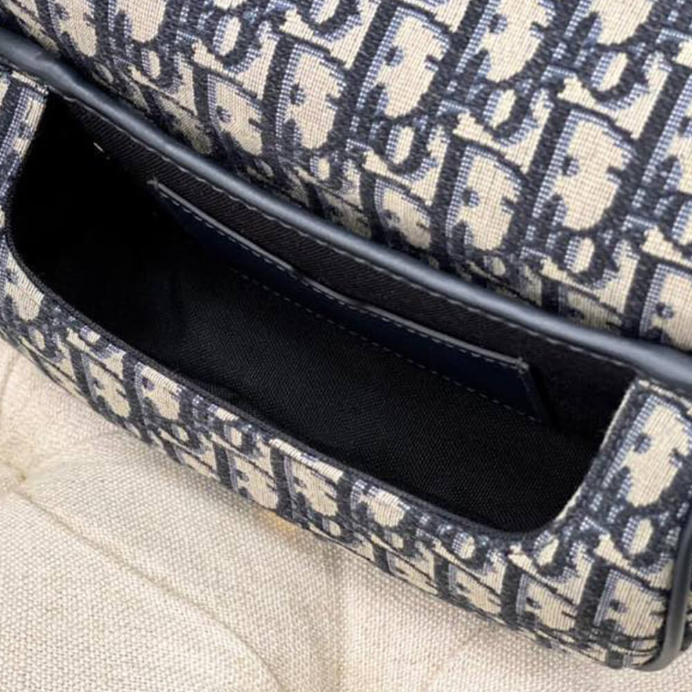 D*or bobby east-west bag