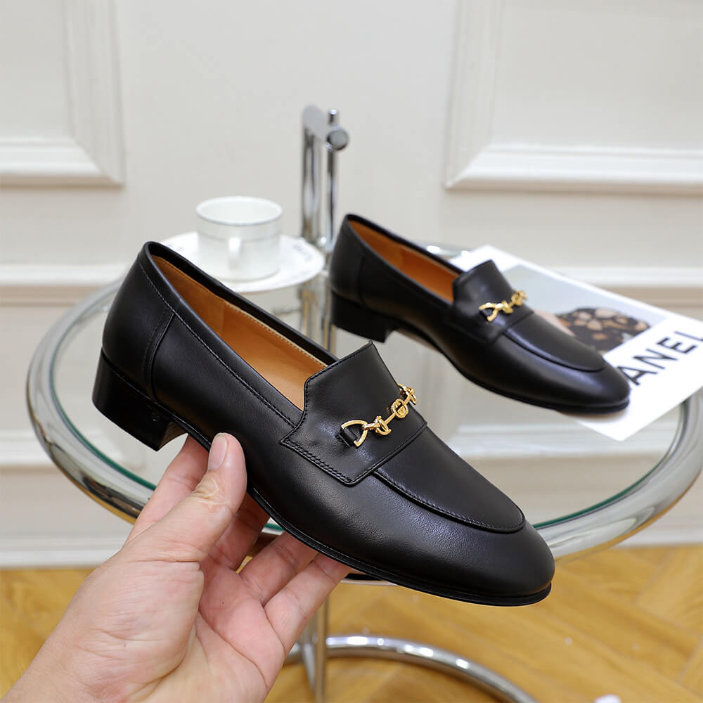 G*u*i loafer