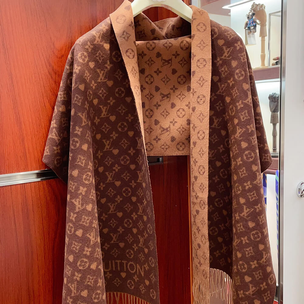 LV Game On Scarf