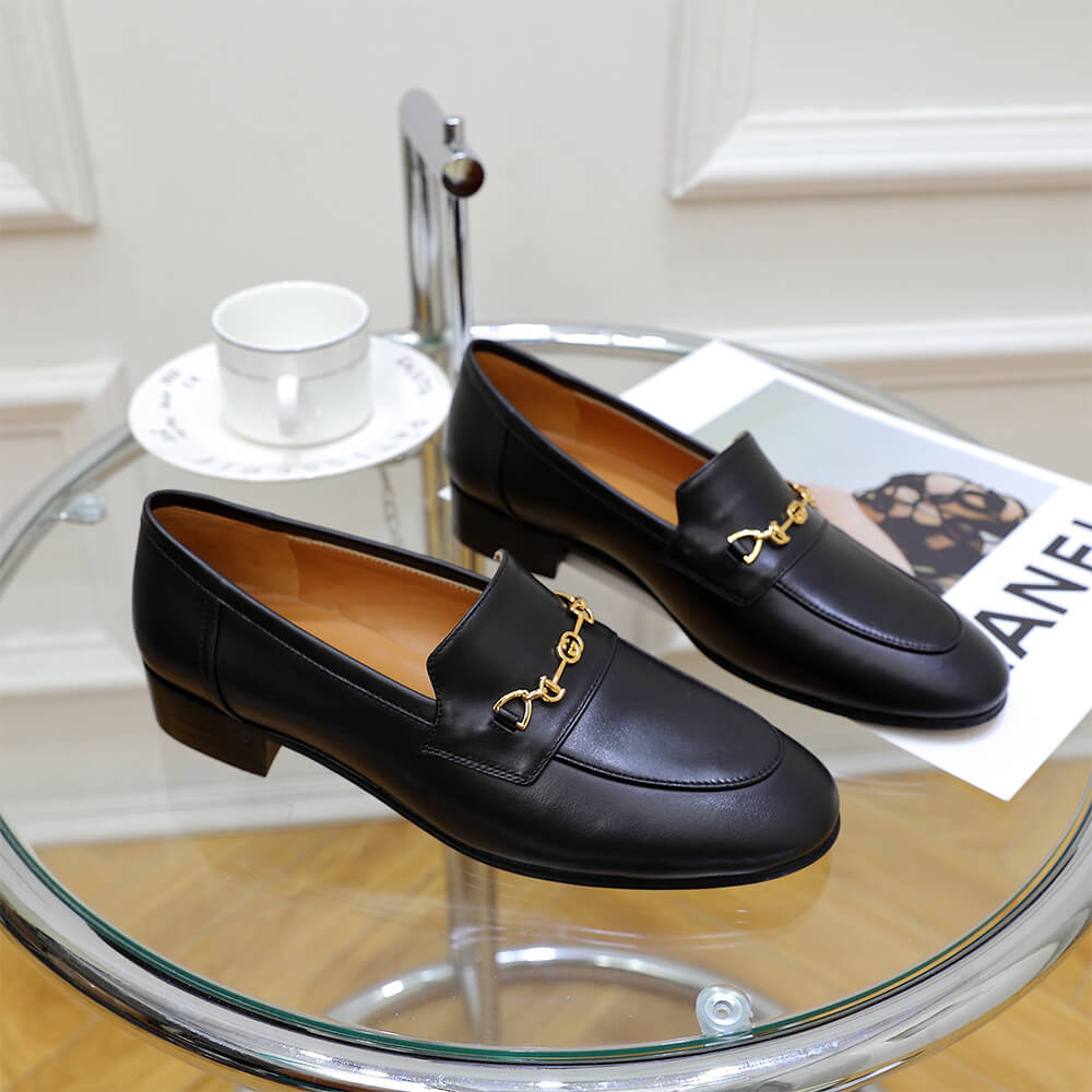 G*u*i loafer