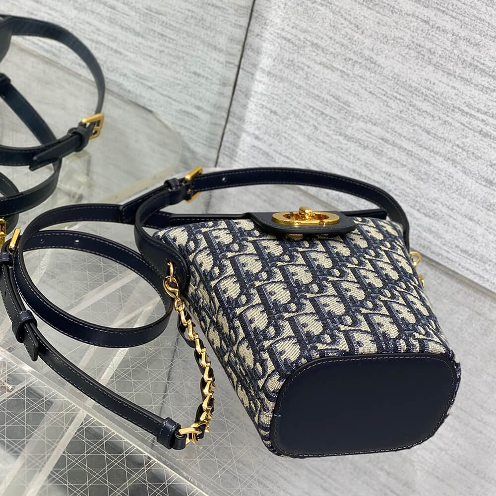 30 montaigne D*or amber mini bucket bag