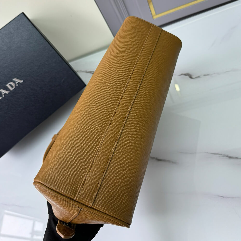 Pra*a medium saffiano leather bag(high-end grade)