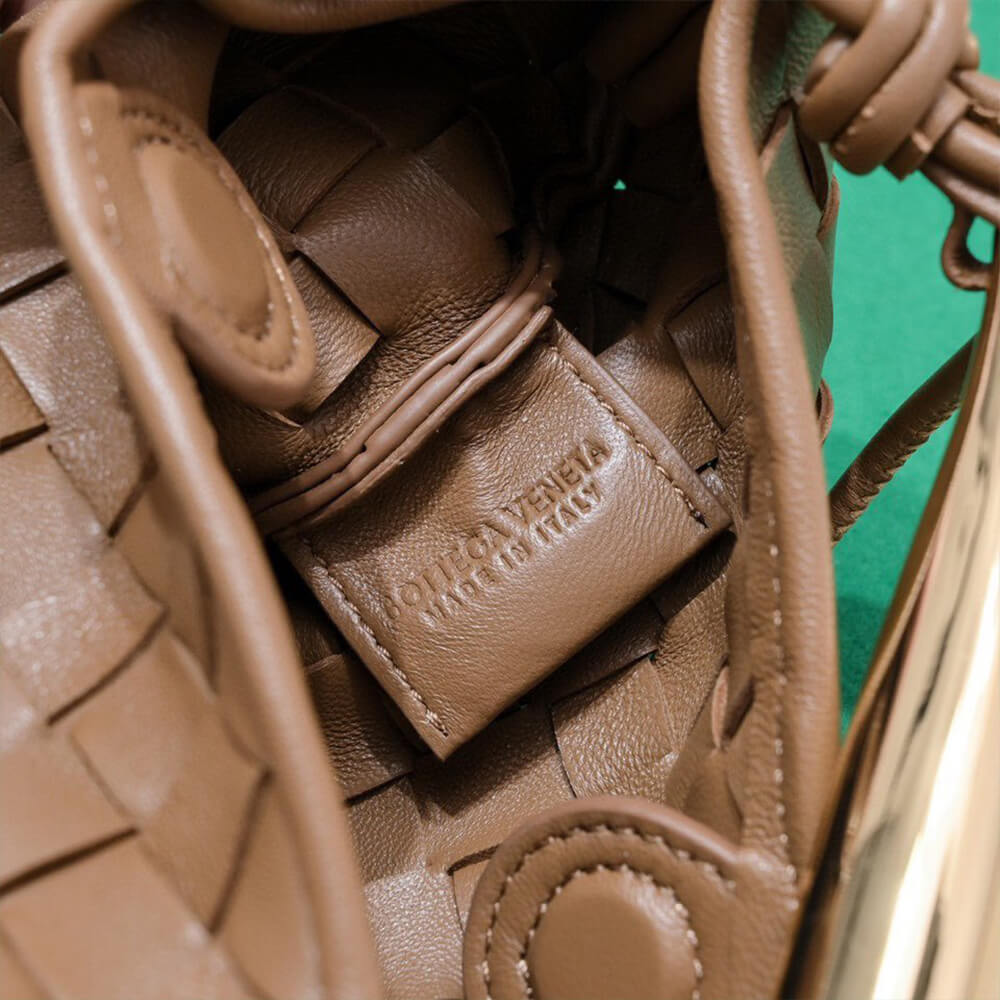 bo*te*ga Ve*ne*ta mini sardine