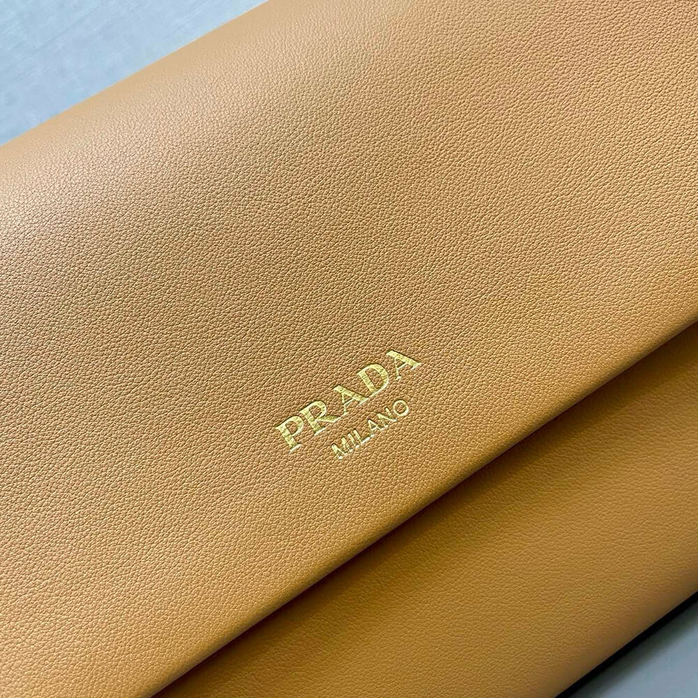 Pra*a medium leather shoulder bag (high-end grade)
