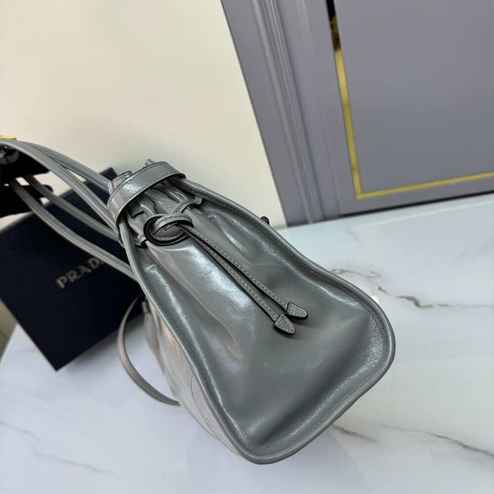 Pra*a large leather handbag(high-end grade)