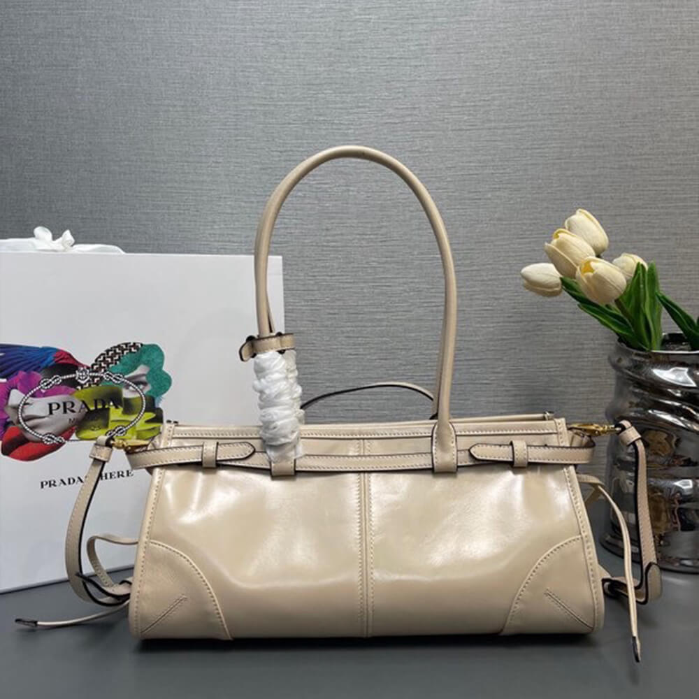 Pra*a medium leather handbag(high-end grade)