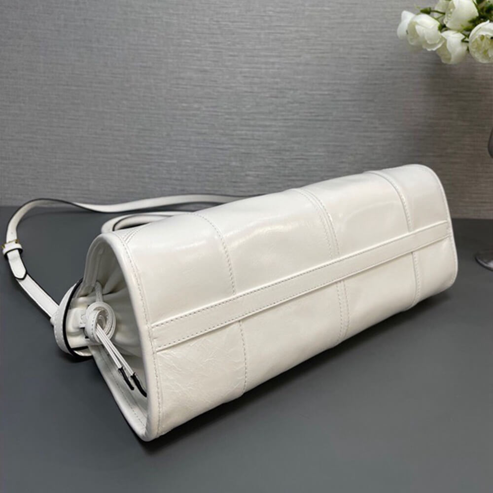 Pra*a medium leather handbag(high-end grade)