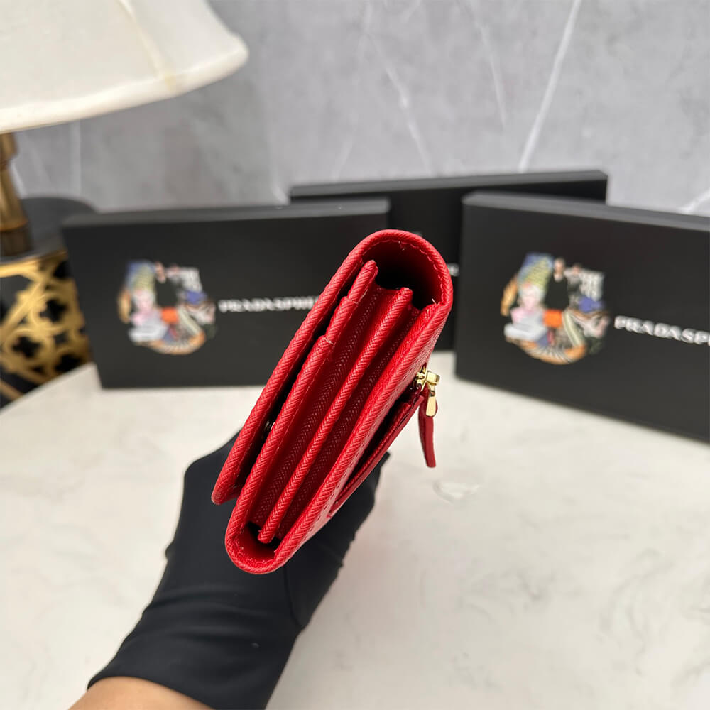 Pra*a wallet(high-end grade)