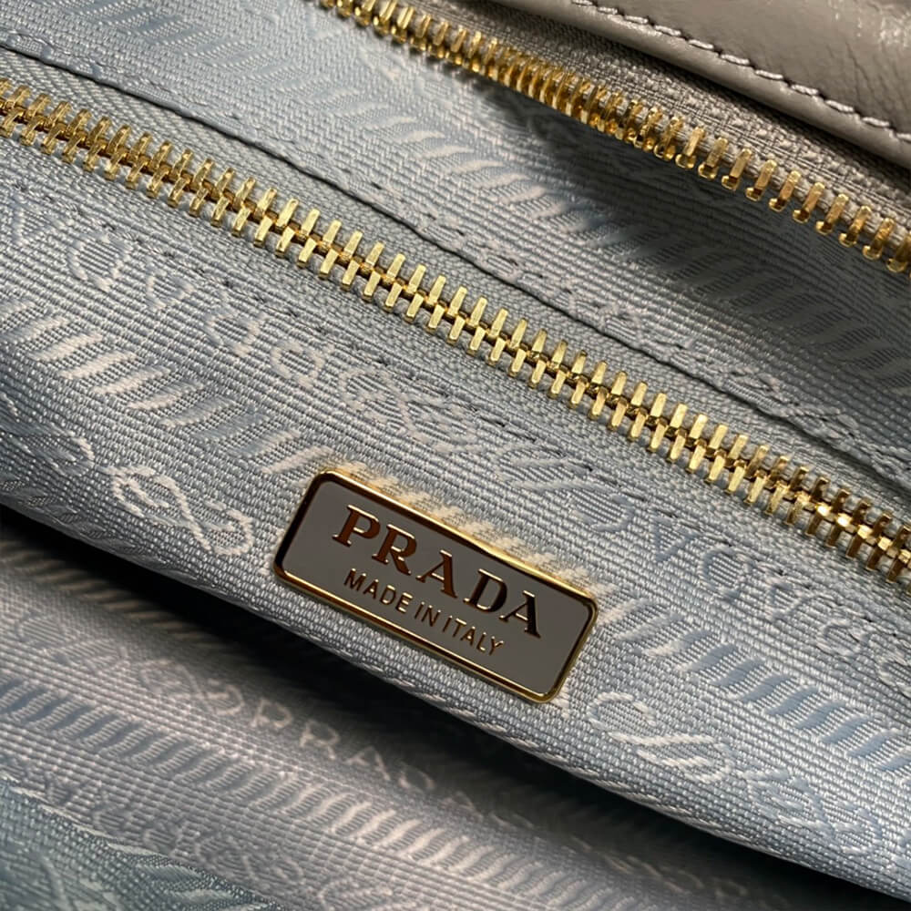 Pra*a medium leather handbag(high-end grade)