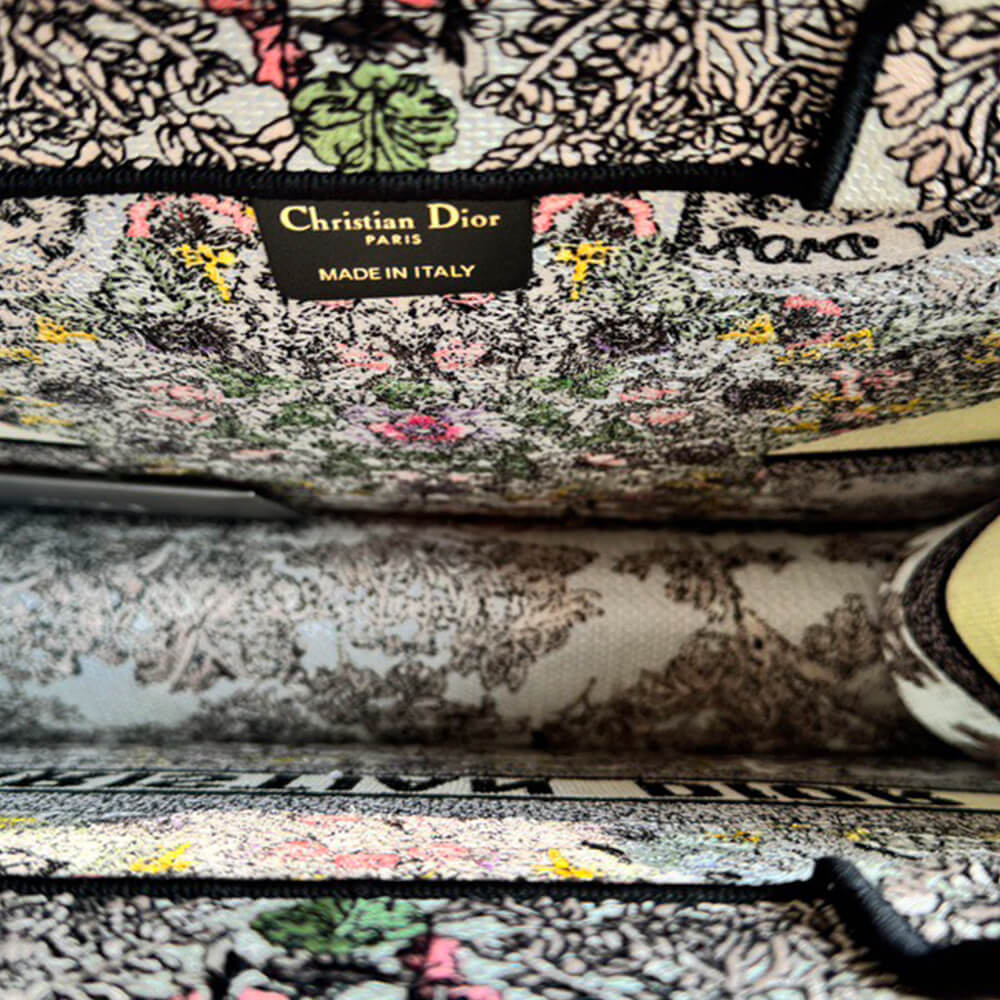 medium D*or book tote